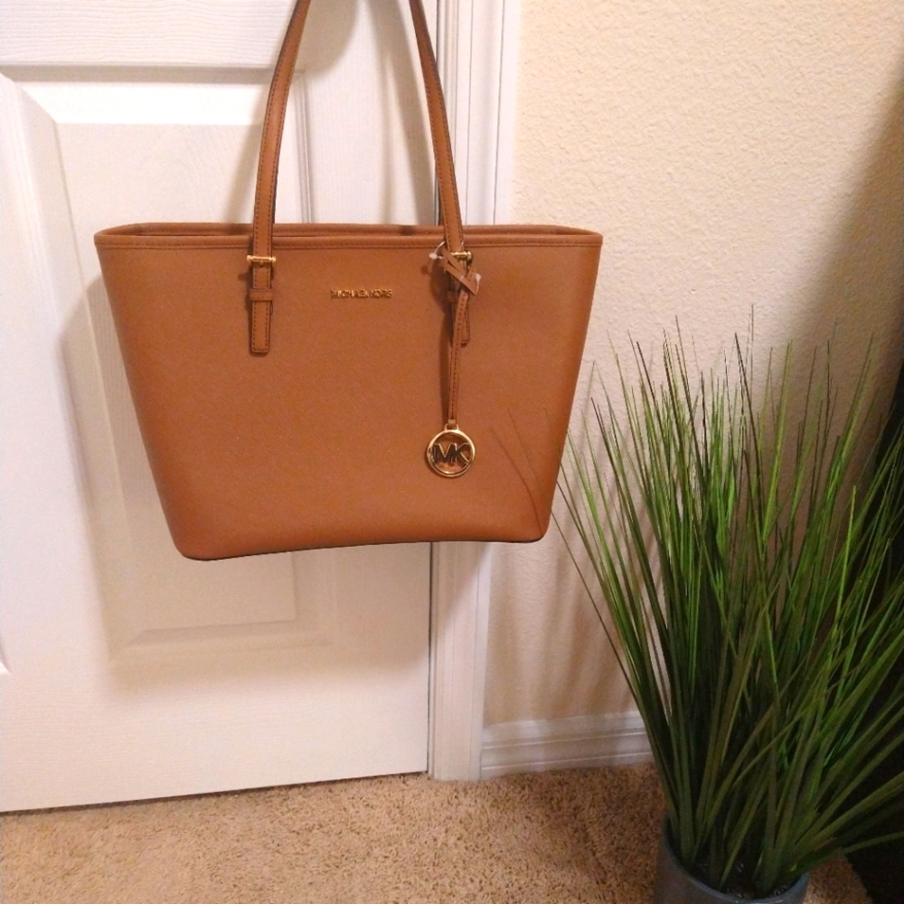 MK Michael Kors CaPurse